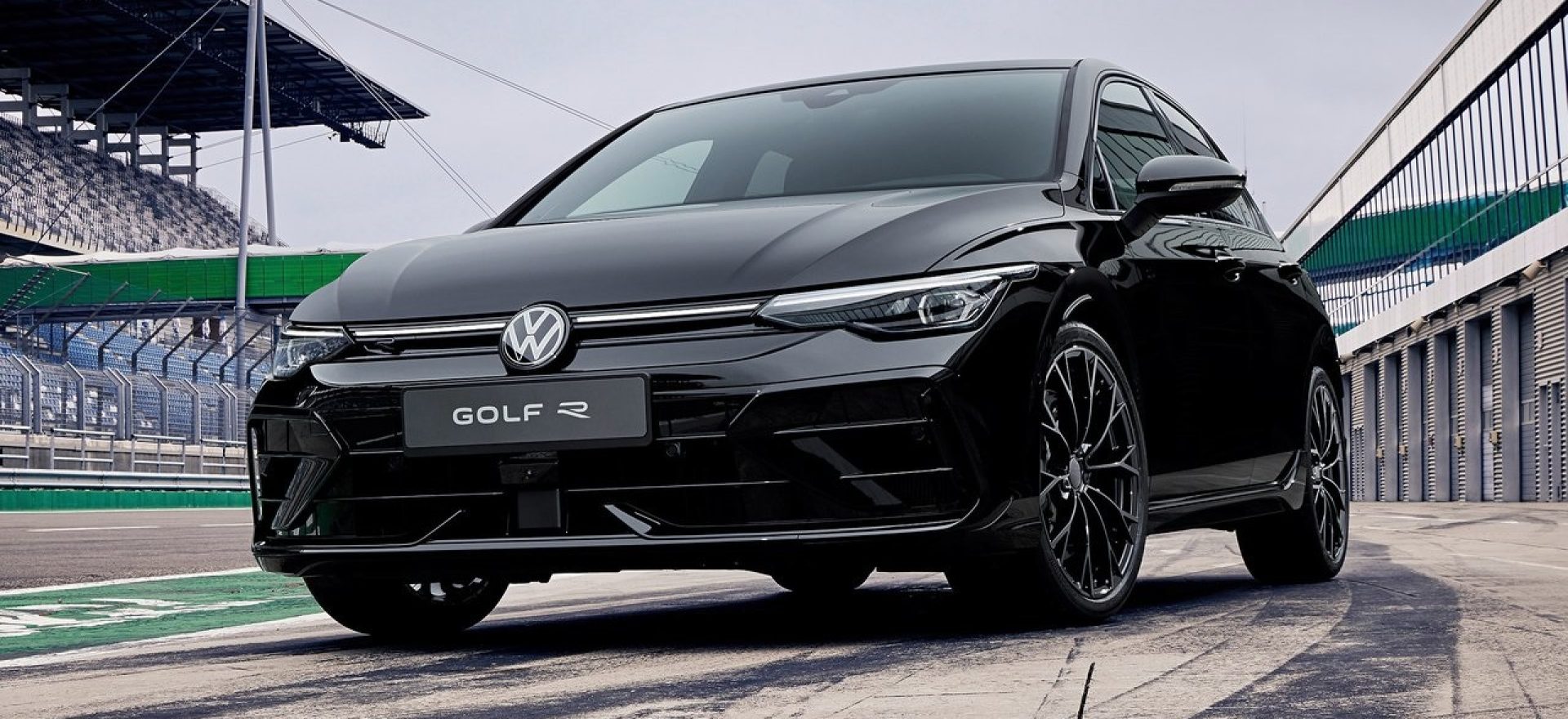 Gia-xe-volkswagen-golf-r-2025-du-kien-tai-viet-nam